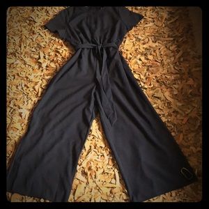 LB Navy wide leg faux-wrap keyhole jumpsuit Sz16